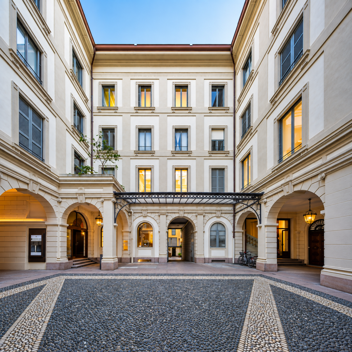 ESP Via Monte Napoleone, 8